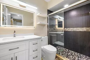 10723 NW 10th St, Pembroke Pines, FL 33026 - Photo 8