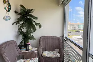 210 Horizon St E, Boynton Beach, FL 33435 - Photo 10