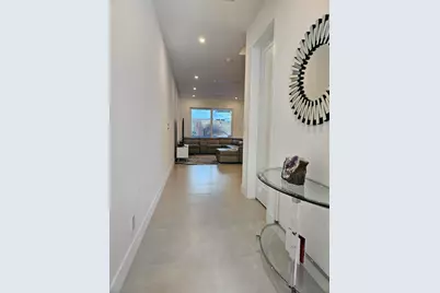 2275 SE 7th Street, Pompano Beach, FL 33062 - Photo 2