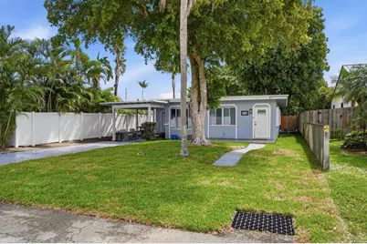 712 NE 10th Avenue, Pompano Beach, FL 33060 - Photo 2