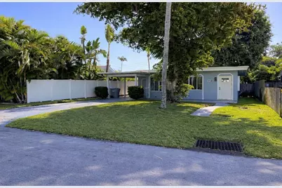 712 NE 10th Avenue, Pompano Beach, FL 33060 - Photo 1