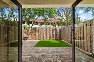 247 City View Dr, Fort Lauderdale, FL 33311 - Photo 14