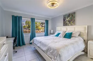 470 Paradise Isle Blvd, Hallandale Beach, FL 33009 - Photo 6