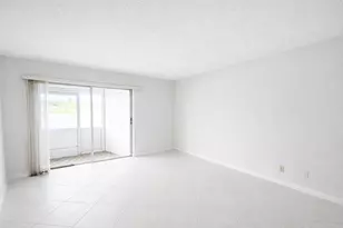 222 Somerset L, West Palm Beach, FL 33417 - Photo 4