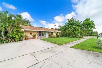 913 NW 8th Street, Boynton Beach, FL 33426 - Photo 2