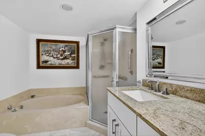 110 Half Moon Circle #D2, Hypoluxo, FL 33462 - Photo 14