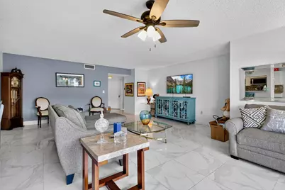 110 Half Moon Circle #D2, Hypoluxo, FL 33462 - Photo 8