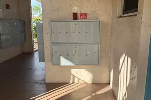 725 Lori Dr, Palm Springs, FL 33461 - Photo 6