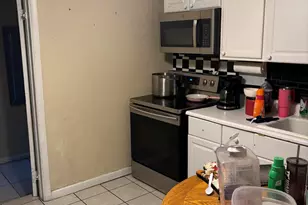 390 SW 7th Rd Road SW, Vero Beach, FL 32962 - Photo 2