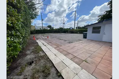 840 NW 33rd Street, Oakland Park, FL  - Photo 18