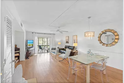 25 SE 13th Street #B3, Boca Raton, FL 33432 - Photo 1