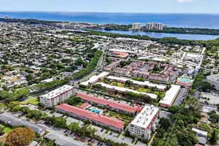 250 NE 20th St, Boca Raton, FL 33431 - Photo 32