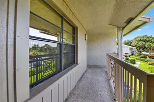 21 Eastgate Dr, Boynton Beach, FL 33436 - Photo 4