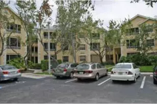 2810 N Oakland Forest Dr, Oakland Park, FL 33309 - Photo 18