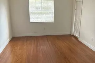 2810 N Oakland Forest Dr, Oakland Park, FL 33309 - Photo 8