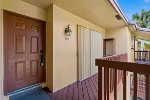 402 Lakeview Dr E, Royal Palm Beach, FL 33411 - Photo 10