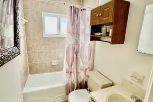 2810 NW 8th Ct, Fort Lauderdale, FL 33311 - Photo 10
