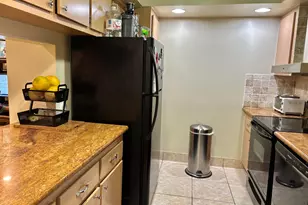 8600 NW 34th Pl, Sunrise, FL 33351 - Photo 4