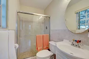 1811 NE 43rd St, Oakland Park, FL 33308 - Photo 10