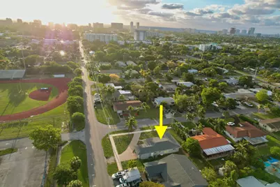 231 NE 16th Avenue, Pompano Beach, FL 33060 - Photo 2