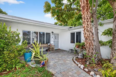 1935 SE 25th Avenue, Fort Lauderdale, FL 33316 - Photo 2
