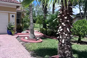 833 NW Rutherford Ct NW, Port Saint Lucie, FL 34983 - Photo 12