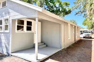 1135 17th Pl, Vero Beach, FL 32960 - Photo 2