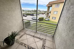 600 Village Green Ct, Palm Springs, FL 33461 - Photo 8