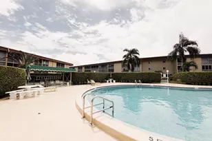 600 Village Green Ct, Palm Springs, FL 33461 - Photo 16