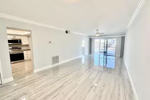 312 Northlake Dr, North Palm Beach, FL 33408 - Photo 2