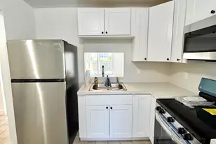 202 SE 10th St, Dania Beach, FL 33004 - Photo 8