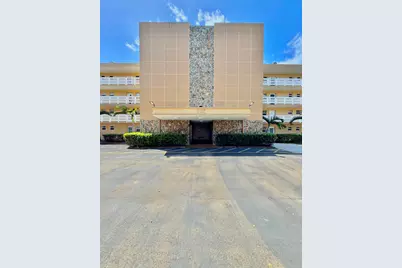 202 SE 10th Street #105, Dania Beach, FL 33004 - Photo 1