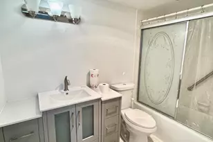 202 SE 10th St, Dania Beach, FL 33004 - Photo 12