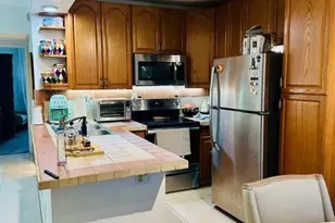 1150 NW 30th Ct NW, Wilton Manors, FL 33311 - Photo 4