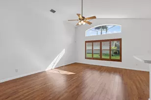 1021 SE Westminster Pl, Stuart, FL 34997 - Photo 14