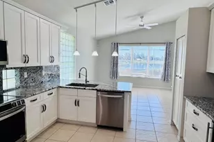 9360 Cove Point Cir, Boynton Beach, FL 33472 - Photo 10