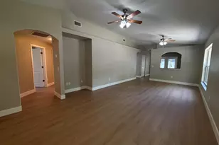 1001 Harvest Moon Dr, Seffner, FL 33584 - Photo 8