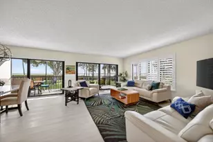 218 NE Edgewater Dr, Hutchinson Island, FL 34996 - Photo 2