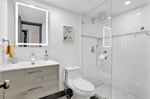 8992 Palm Tree Ln, Pembroke Pines, FL 33024 - Photo 22