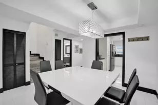 8992 Palm Tree Ln, Pembroke Pines, FL 33024 - Photo 8