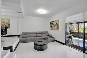 8992 Palm Tree Ln, Pembroke Pines, FL 33024 - Photo 12