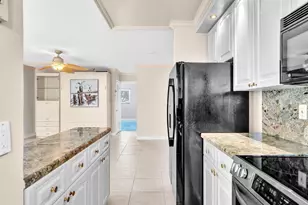 2000 Diana Dr, Hallandale Beach, FL 33009 - Photo 20