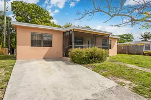 131 Ficus Tree Dr, Lantana, FL 33462 - Photo 2