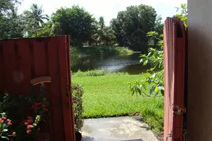 3845 Victoria Dr, West Palm Beach, FL 33406 - Photo 4