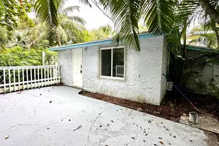313 S Lakeside Dr, Lake Worth Beach, FL 33460 - Photo 1