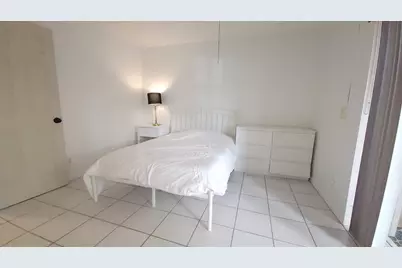 319 Chatham P, West Palm Beach, FL 33417 - Photo 12