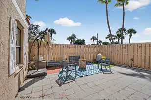 4310 Village Dr, Delray Beach, FL 33445 - Photo 32