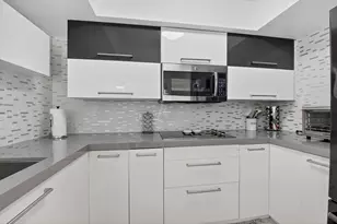 4310 Village Dr, Delray Beach, FL 33445 - Photo 6