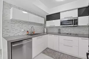 4310 Village Dr, Delray Beach, FL 33445 - Photo 14