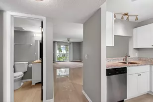 7245 Golf Colony Ct, Lake Worth, FL 33467 - Photo 12